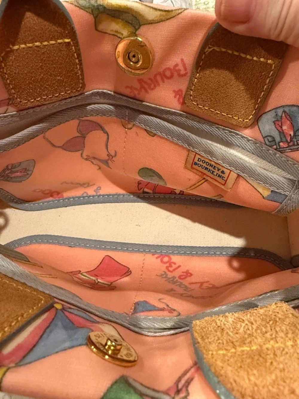 Dooney & Bourke "Miami" Tassel Vintage Tote from the early 2000s. - Picture 9 of 13